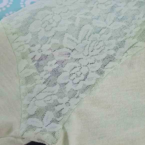 Shirt - Picture 3 of 4