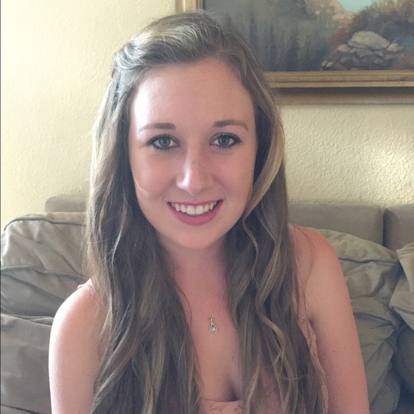 Meet your Posher, Emily