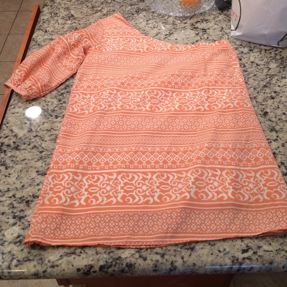 One should orange dress!