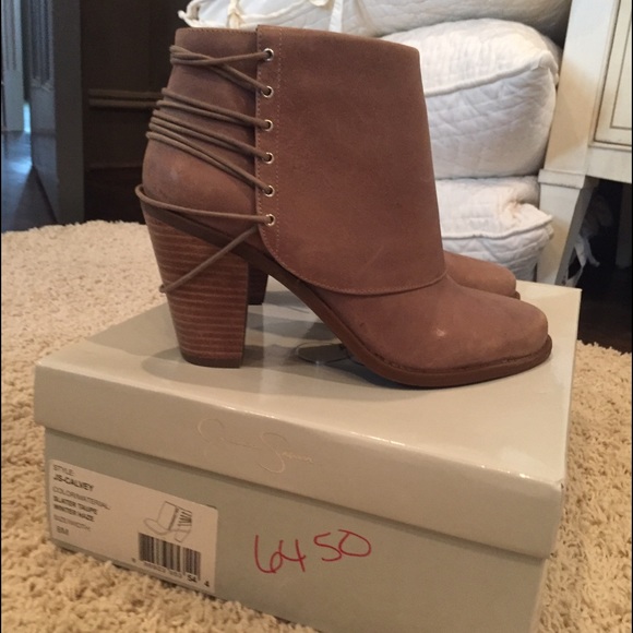 Jessica Simpson NWOT JS-Calvey Booties Taupe