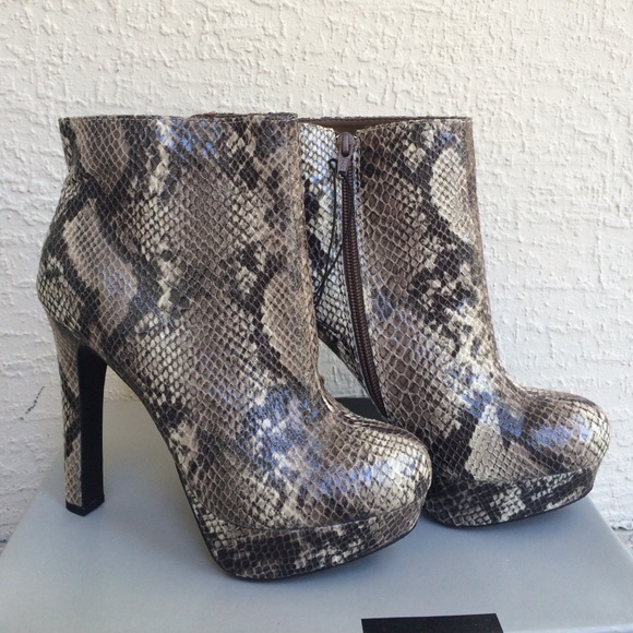 New Mossimo Snakeskin Platform Booties 6 / 6.5