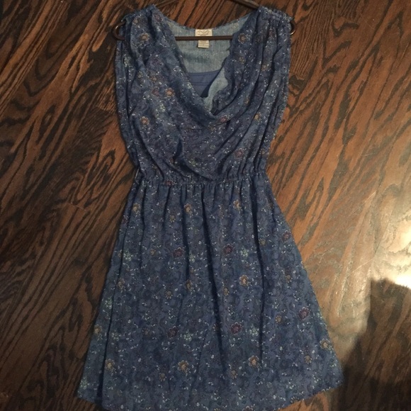 Floral blue dress