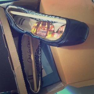 Toms Black Camilla ballet flats