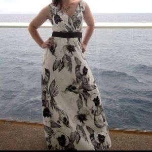 Black and white floral print gown H&M size 8