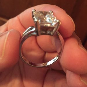 Dazzling size 11 CZ ring! Never worn💍