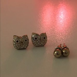 Owl and faux Silver Pearl Stud Earings