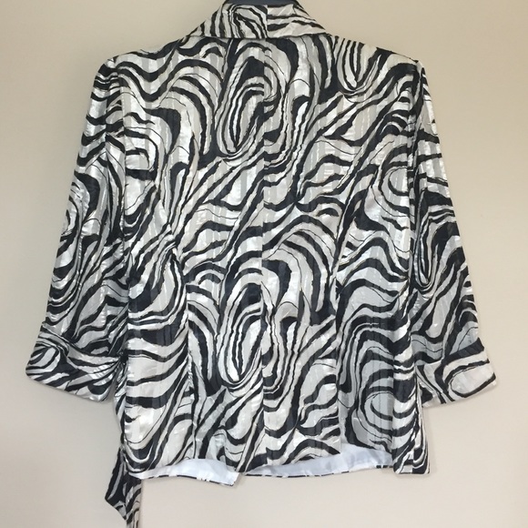 Gorgeous Blazer w/Tie Front - Picture 3 of 4