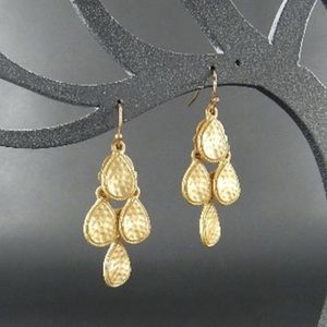 Hammered dangling earrings