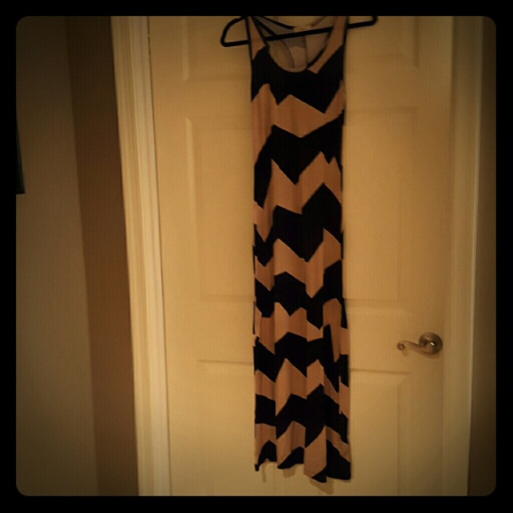 LAST ONE!! Abstract stripe maxi dress