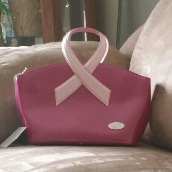 NWT fuchsia patent leather breast cancer Beijo