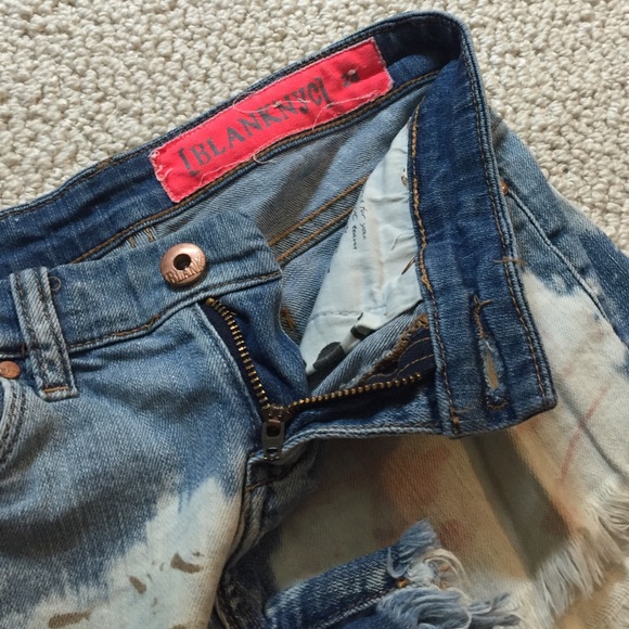 Shorts - Picture 6 of 7