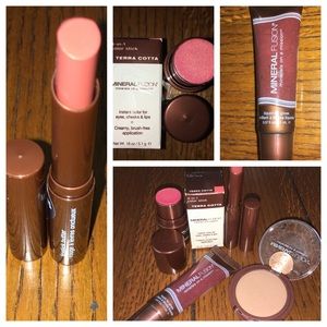 Mineral Fusion Make Up Bundle!
