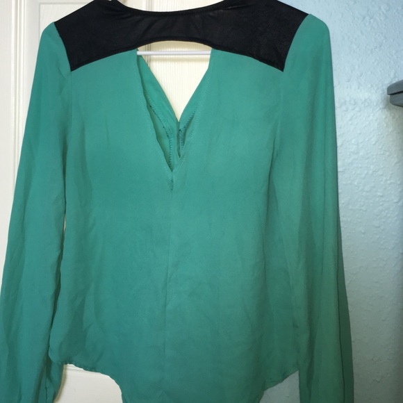 Blouse - Picture 2 of 2
