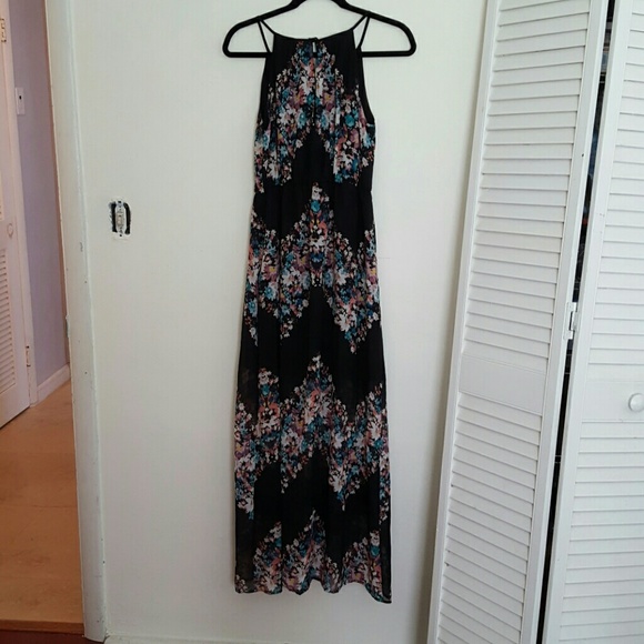 Dress - Picture 4 of 4