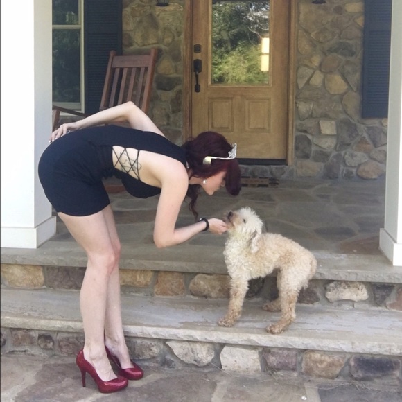 Meet your Posher, Stephanie - Picture 2 of 4