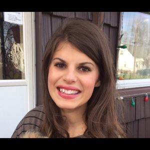 Meet your Posher, Genevieve