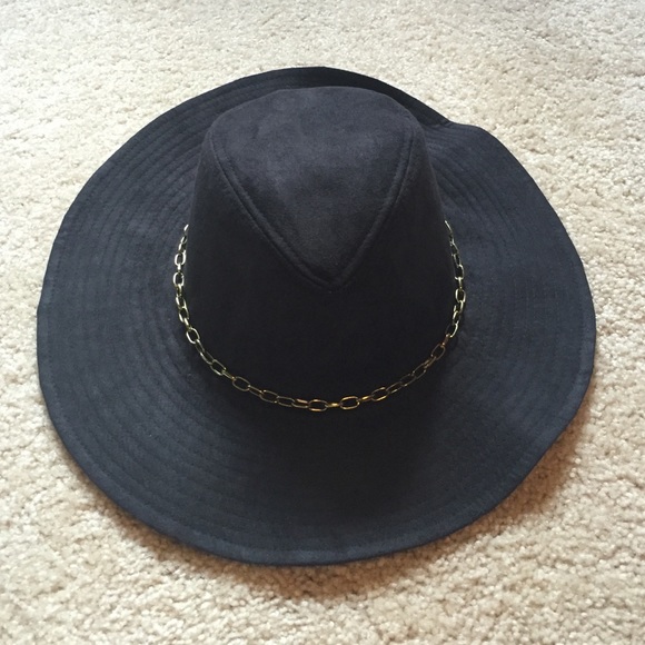 Gold Chain Stiff Wide Brimmed Black Hat