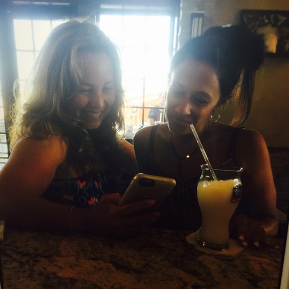 Posh n sip Listing for 7/17 MEET@littledeer64 - Picture 2 of 2