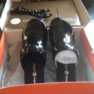 Lindsay Phillips switch flops Karin black 5