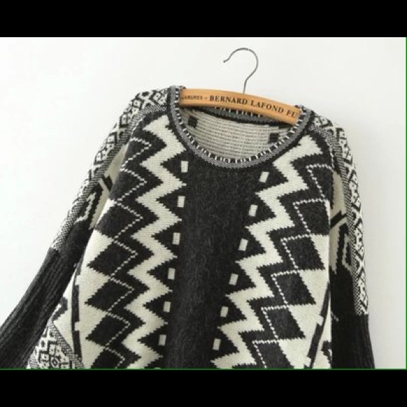 💜ONE LEFT💜 The Cameo Poncho - Picture 2 of 2