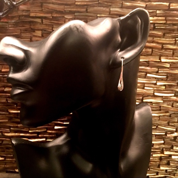 Stunning Little Silver Water Drop Earrings - Picture 7 of 8