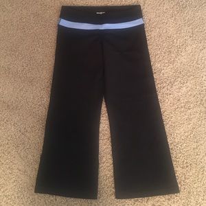 Black Lululemon crop / capri - size 8
