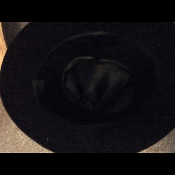 Express Accessories - Black Crushed Velvet Fedora Express Accessories - Black Crushed Velvet Fedora