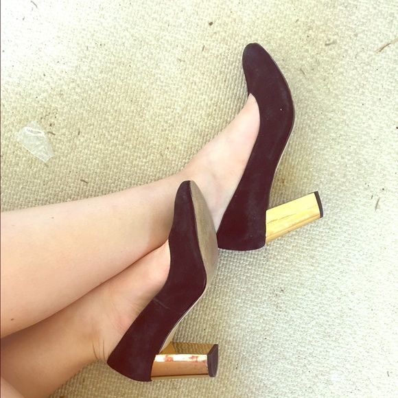Black Dolce Vita Pumps with Gold Heel