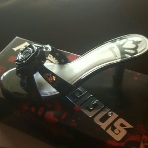 Fergalicious FERGIE 7.5 Black Bow heels