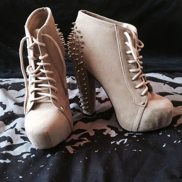Bella luna tan spiked platform heels. Never worn!! - Picture 2 of 4