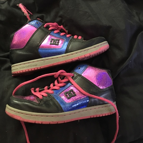 High top skater shoes