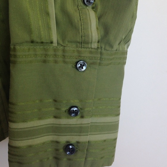 Shiny stripes! Button up top🍀 - Picture 3 of 4