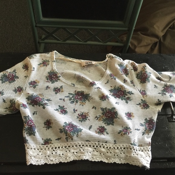Long sleeve crop top