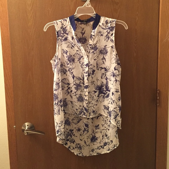 Forever 21 flowy summer top - Picture 2 of 3