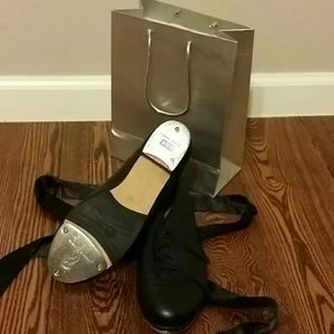BLOCH TAP SHOES