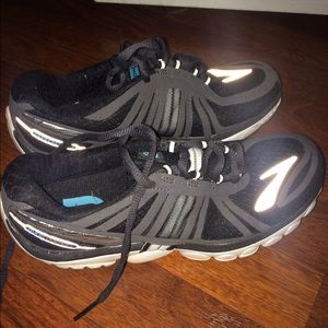 Brooks athletic shoes black and white