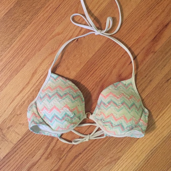 VS 34B swim top