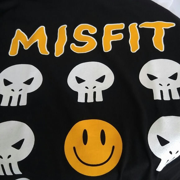 Tee Shirt - Picture 3 of 3