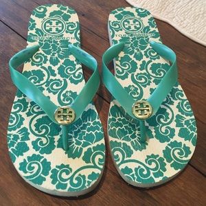 Tory burch flip flops gently worn