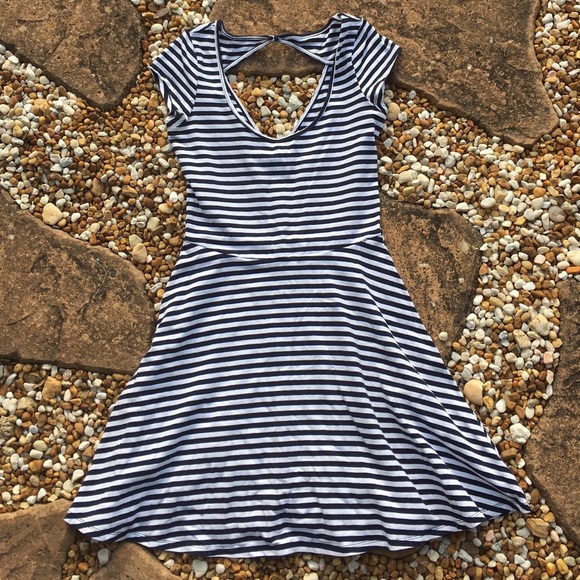 American Eagle 'Kate' Dress - Picture 2 of 4