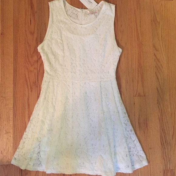 White lace dress