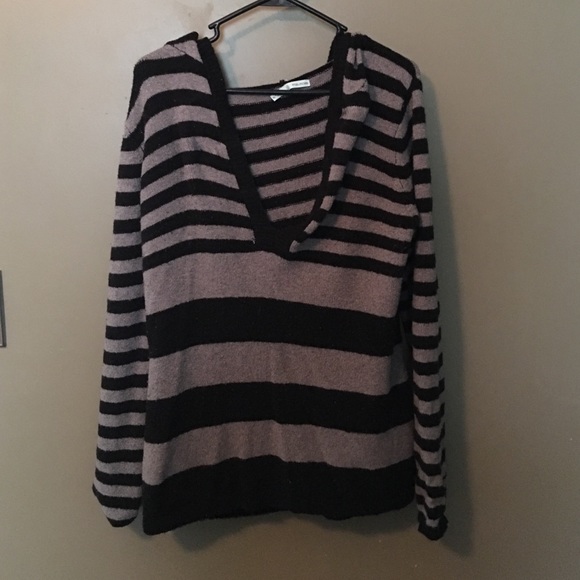 Maurice's grey and black sweater