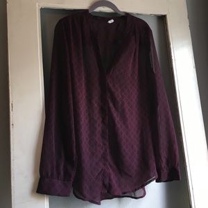 Beautiful blouse perfect for work or event!