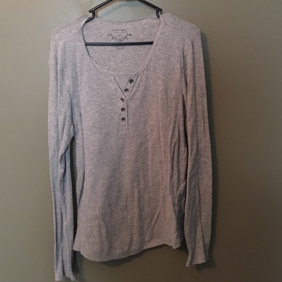 Grey long sleeve shirt