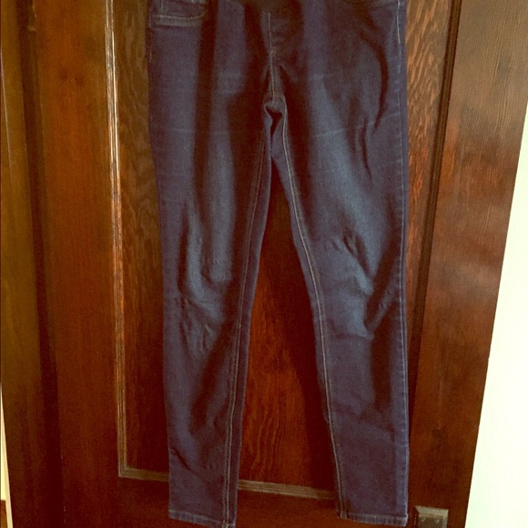 Jessica Simpson maternity jeans