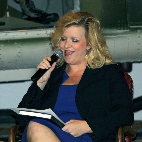 Meet your Posher, April - Picture 6 of 8