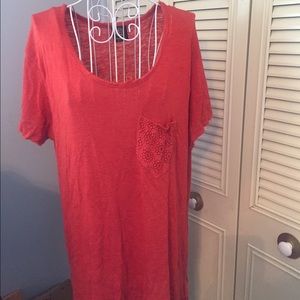 Coral tshirt with lace detail