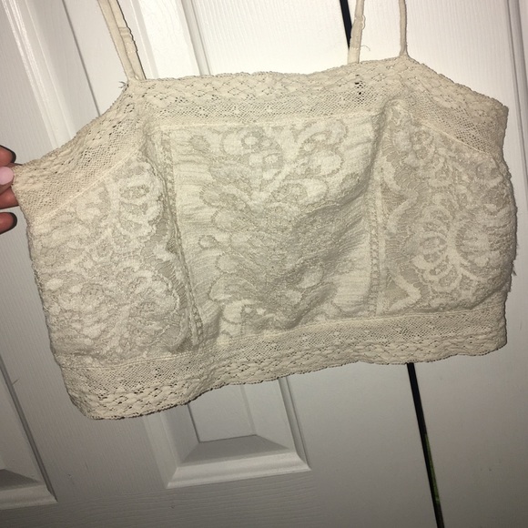 LACE CROP TOP