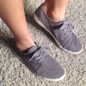 TOMS Paseo- Ash Canvas - 7.5 - RARE :)