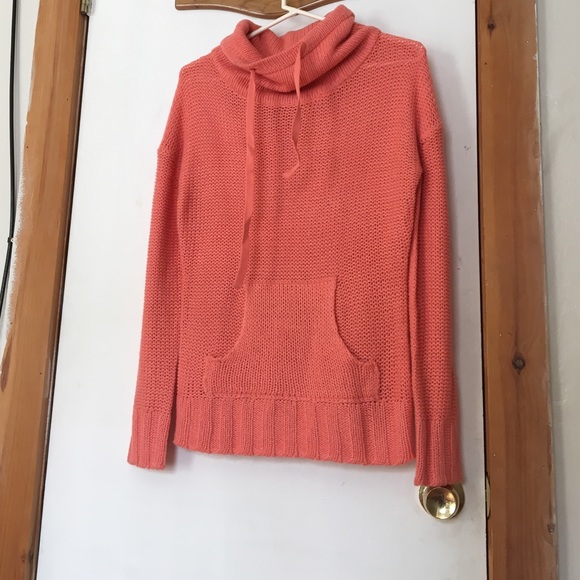 Coral turtle neck knitted sweater